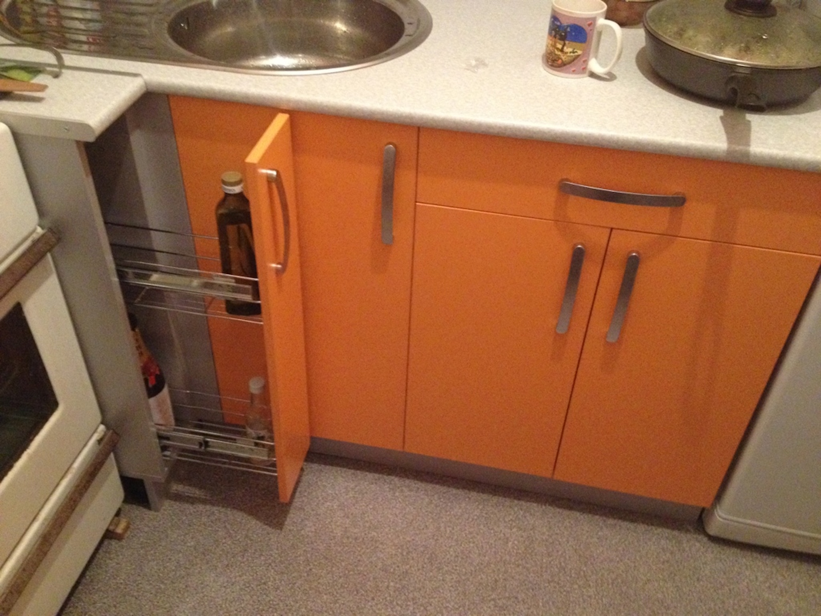 Фото 3 Кухонный гарнитур Кливии. Угловая кухня в нише комнаты студии | Кухни на заказ на кухникирова.рф