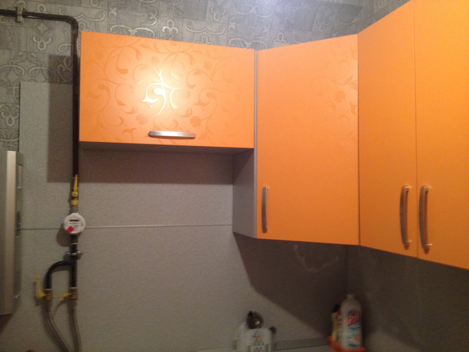 Фото 5 Кухонный гарнитур Кливии. Угловая кухня в нише комнаты студии | Кухни на заказ на кухникирова.рф