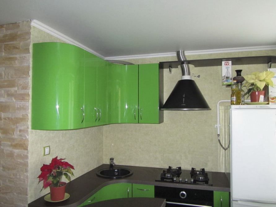 Фото 1 Кухонный гарнитур Примула. Угловая кухня с гнутыми фасадами из МДФ | Кухни на заказ на кухникирова.рф