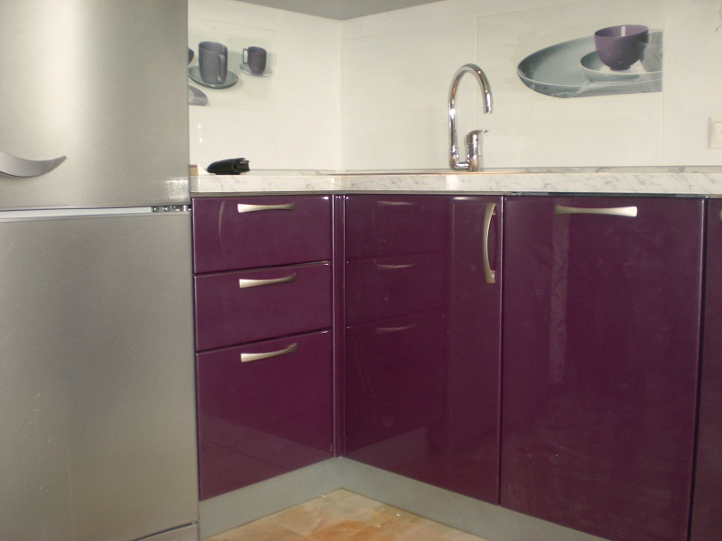 Фото 1 Кухонный гарнитур Монарда. Небольшая угловая кухня с фасадами из МДФ | Кухни на заказ на кухникирова.рф