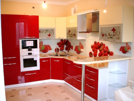 Фото Кухонный гарнитур Олеандр. Красочная угловая кухня с барной стойкой | Кухни на заказ на кухникирова.рф