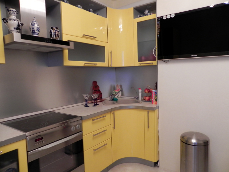 Фото 2 Кухонный гарнитур Космея. Гарнитур для маленькой кухни под ключ | Кухни на заказ на кухникирова.рф