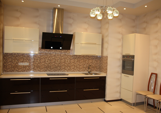 Фото 1 Кухонный гарнитур Франжипани. Контрастная кухня для дома или квартиры | Кухни на заказ на кухникирова.рф