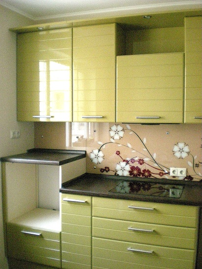 Фото 2 Кухонный гарнитур Каттлея. Небольшая удобная кухня по доступной цене | Кухни на заказ на кухникирова.рф