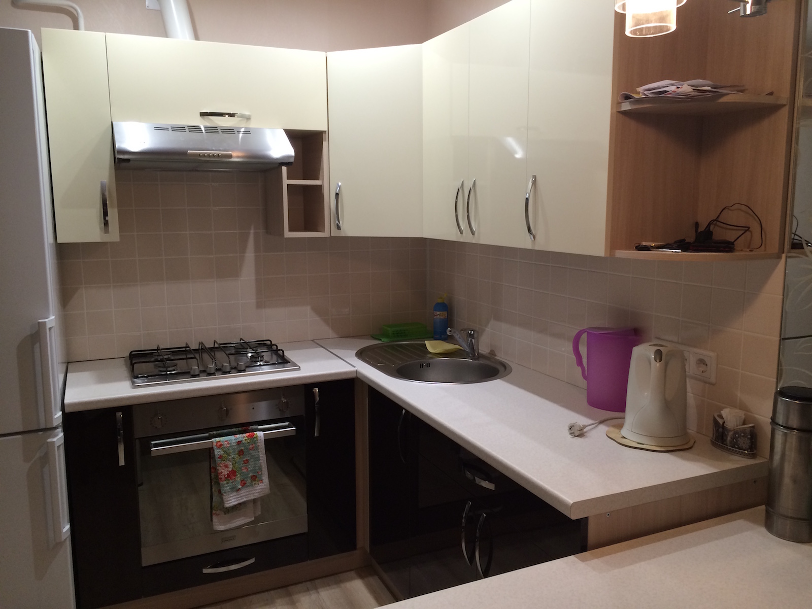 Фото 1 Кухонный гарнитур Мальва. Угловая кухня в светлых тонах | Кухни на заказ на кухникирова.рф