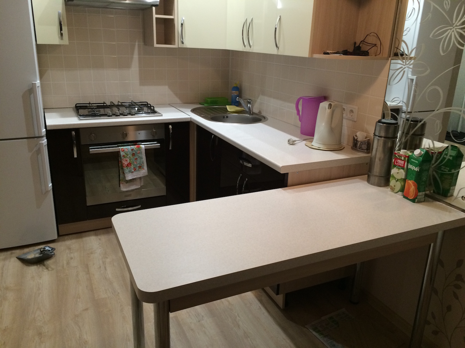 Фото 2 Кухонный гарнитур Мальва. Угловая кухня в светлых тонах | Кухни на заказ на кухникирова.рф