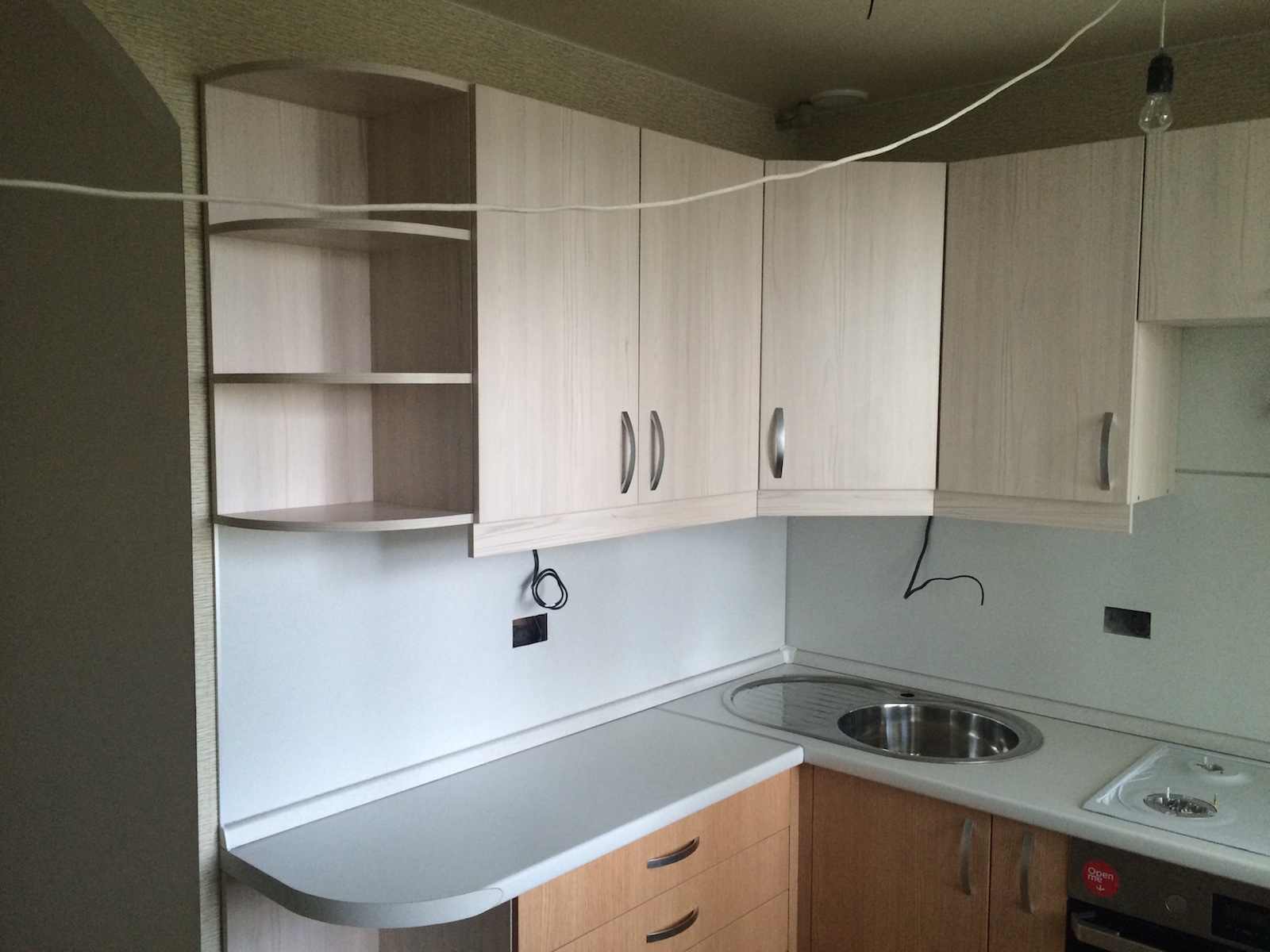 Фото 2 Кухонный гарнитур Эпифиллум. Кухня под дерево от производителя | Кухни на заказ на кухникирова.рф