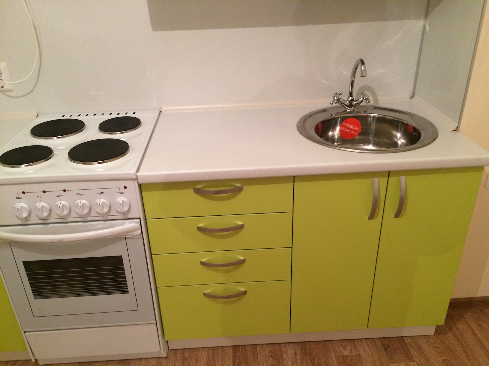 Фото 5 Кухонный гарнитур Амиантиум. Фасады и корпус кухни выполнены из МДФ | Кухни на заказ на кухникирова.рф