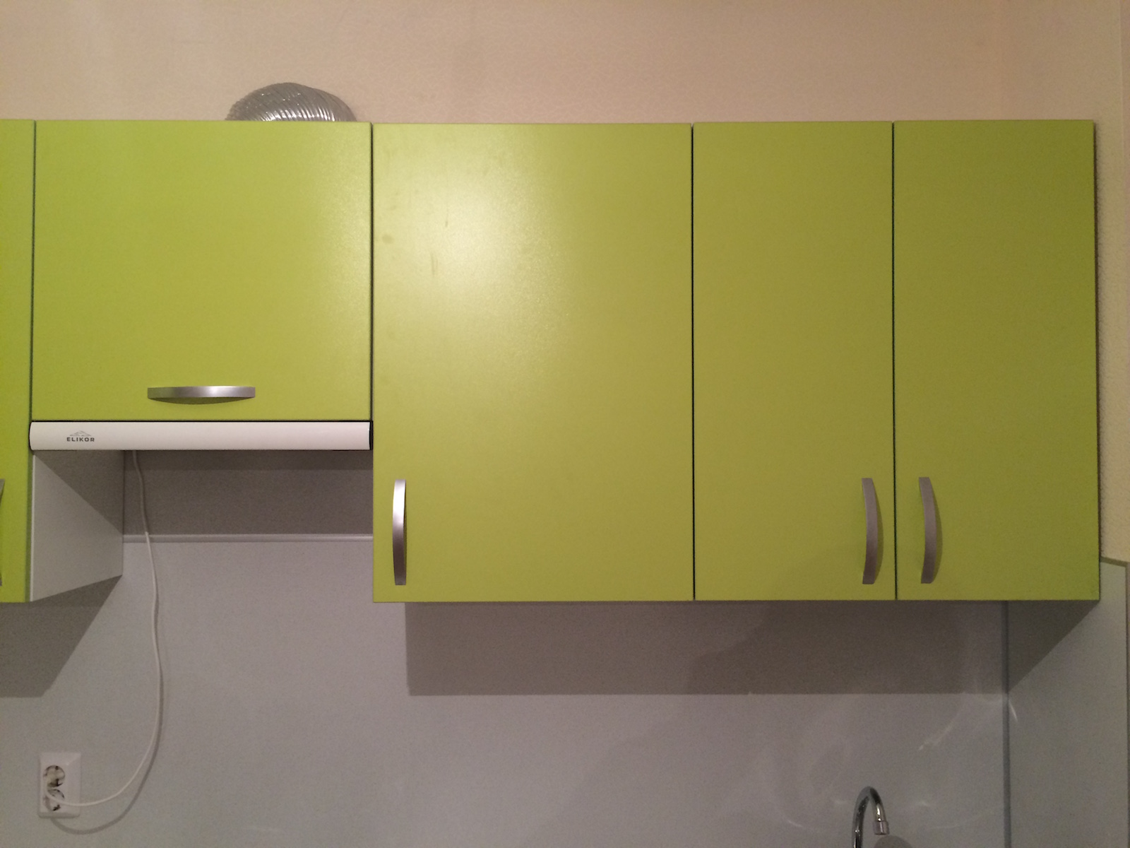 Фото 6 Кухонный гарнитур Амиантиум. Фасады и корпус кухни выполнены из МДФ | Кухни на заказ на кухникирова.рф