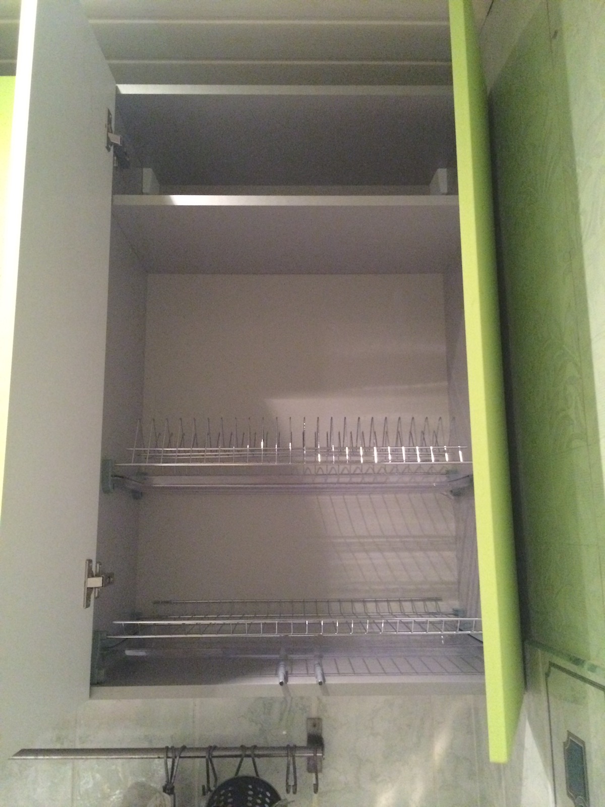 Фото 5 Кухонный гарнитур Фиоингрин. Фасады и корпус кухни выполнены из МДФ | Кухни на заказ на кухникирова.рф