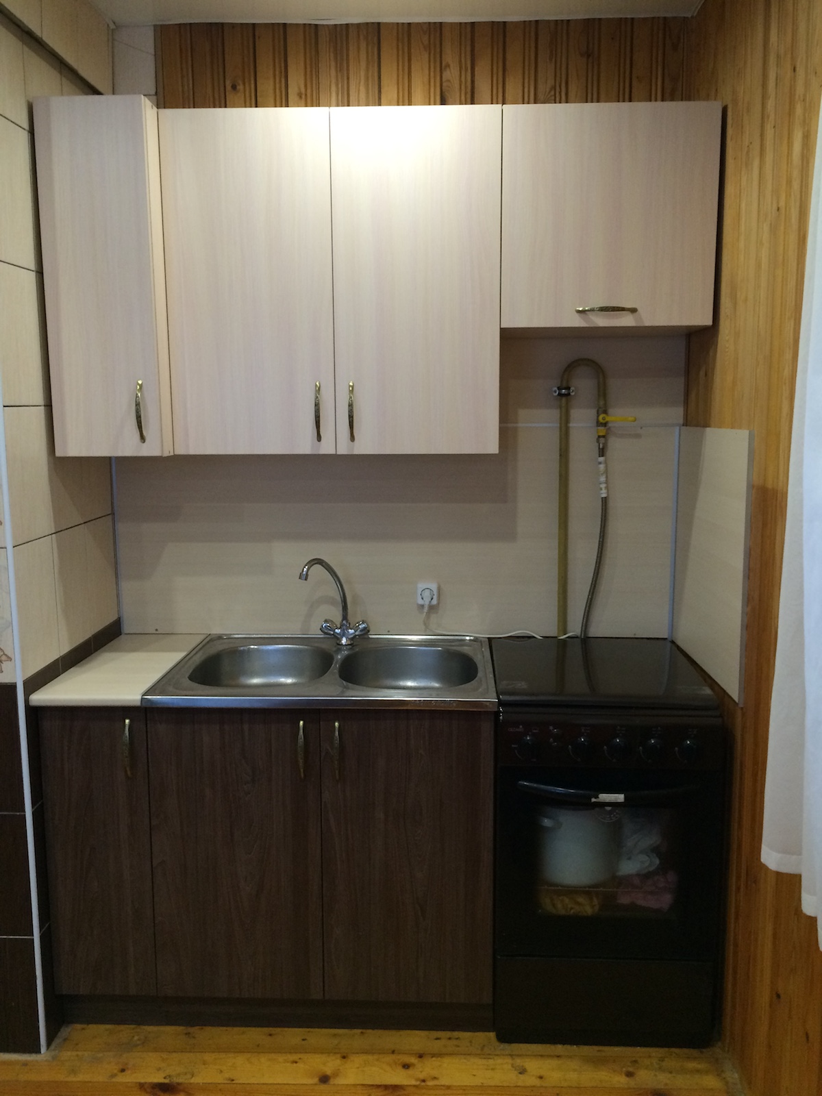 Фото 4 Маленький кухонный гарнитур Ирис. Фасады и корпус из ЛДСП | Кухни на заказ на кухникирова.рф