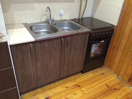 Фото Маленький кухонный гарнитур Ирис. Фасады и корпус из ЛДСП | Кухни на заказ на кухникирова.рф