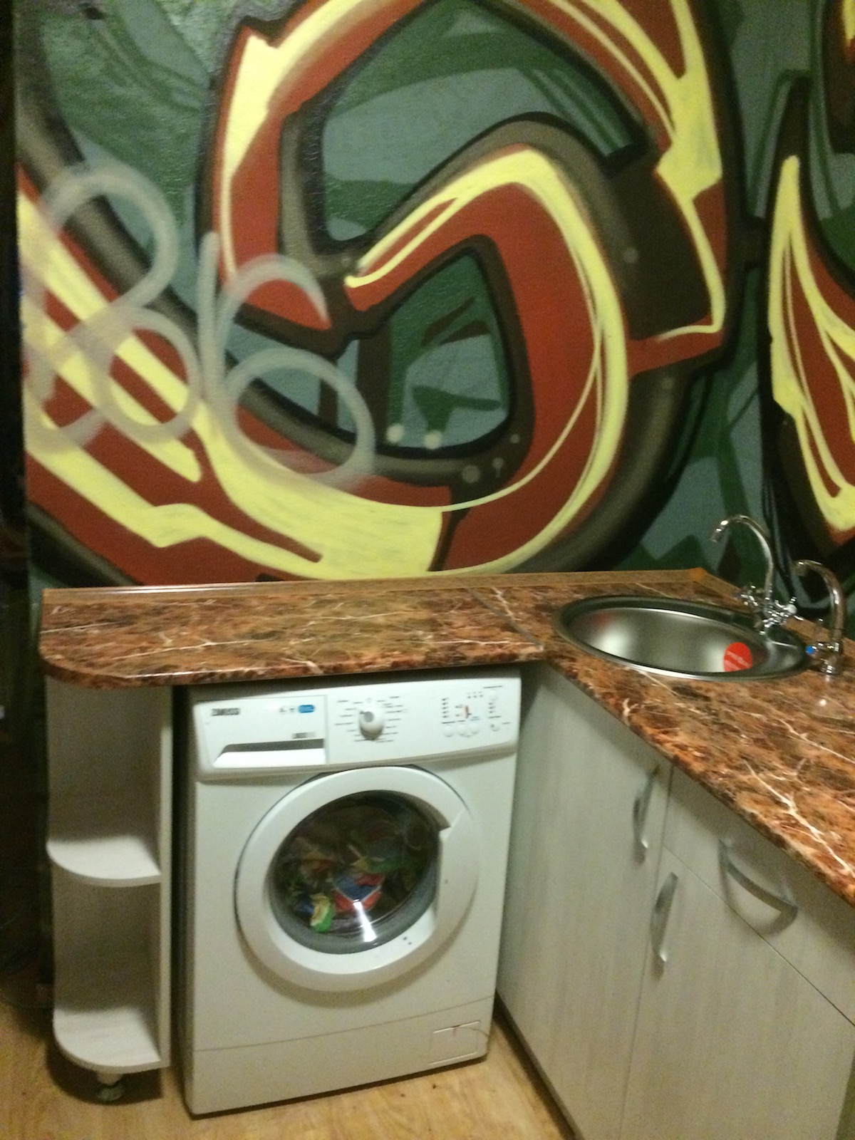 Фото 2 Маленький кухонный гарнитур Фантом. Фасады и корпус из ЛДСП | Кухни на заказ на кухникирова.рф