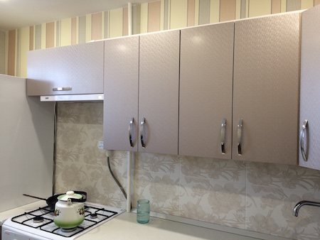 Фото Кухонный гарнитур Кальмия. Прямая кухня цвета розовый жемчуг | Кухни на заказ на кухникирова.рф