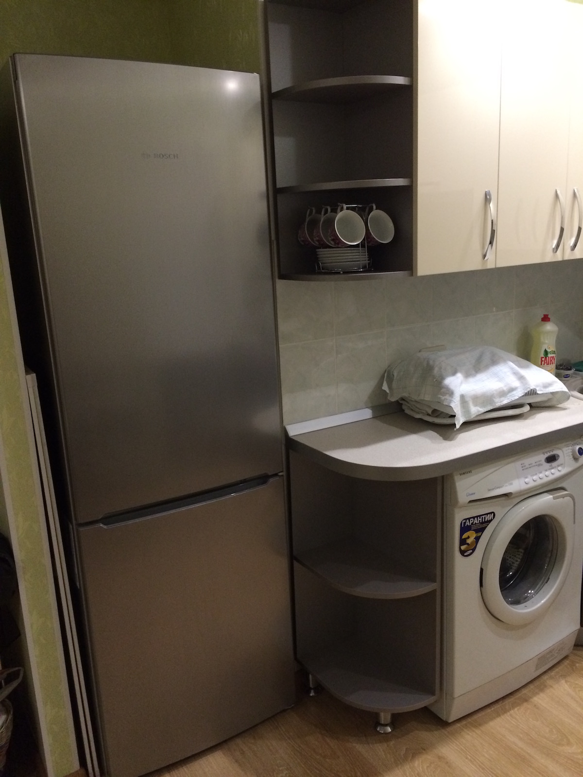 Фото 2 Кухонный гарнитур Аргирантумум. Угловая кухня для квартиры студии | Кухни на заказ на кухникирова.рф